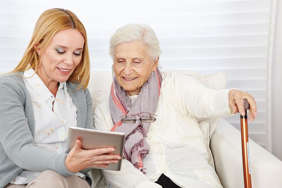 Home Health Care in Glen Ellyn IL: Family Visits